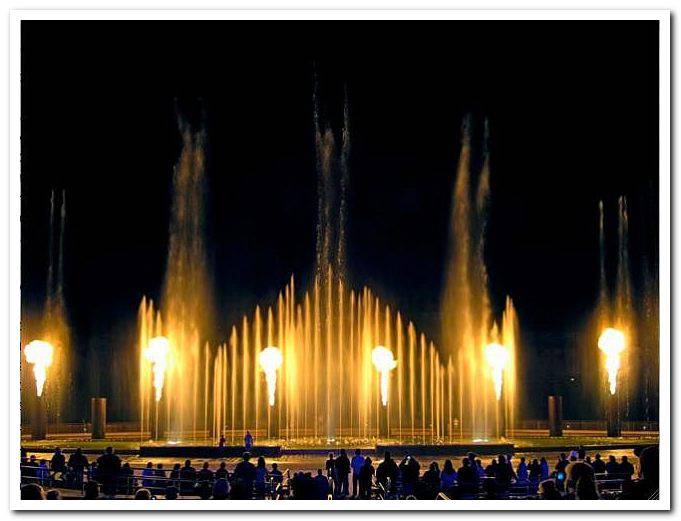 Branson Landing fountain and fire show at night