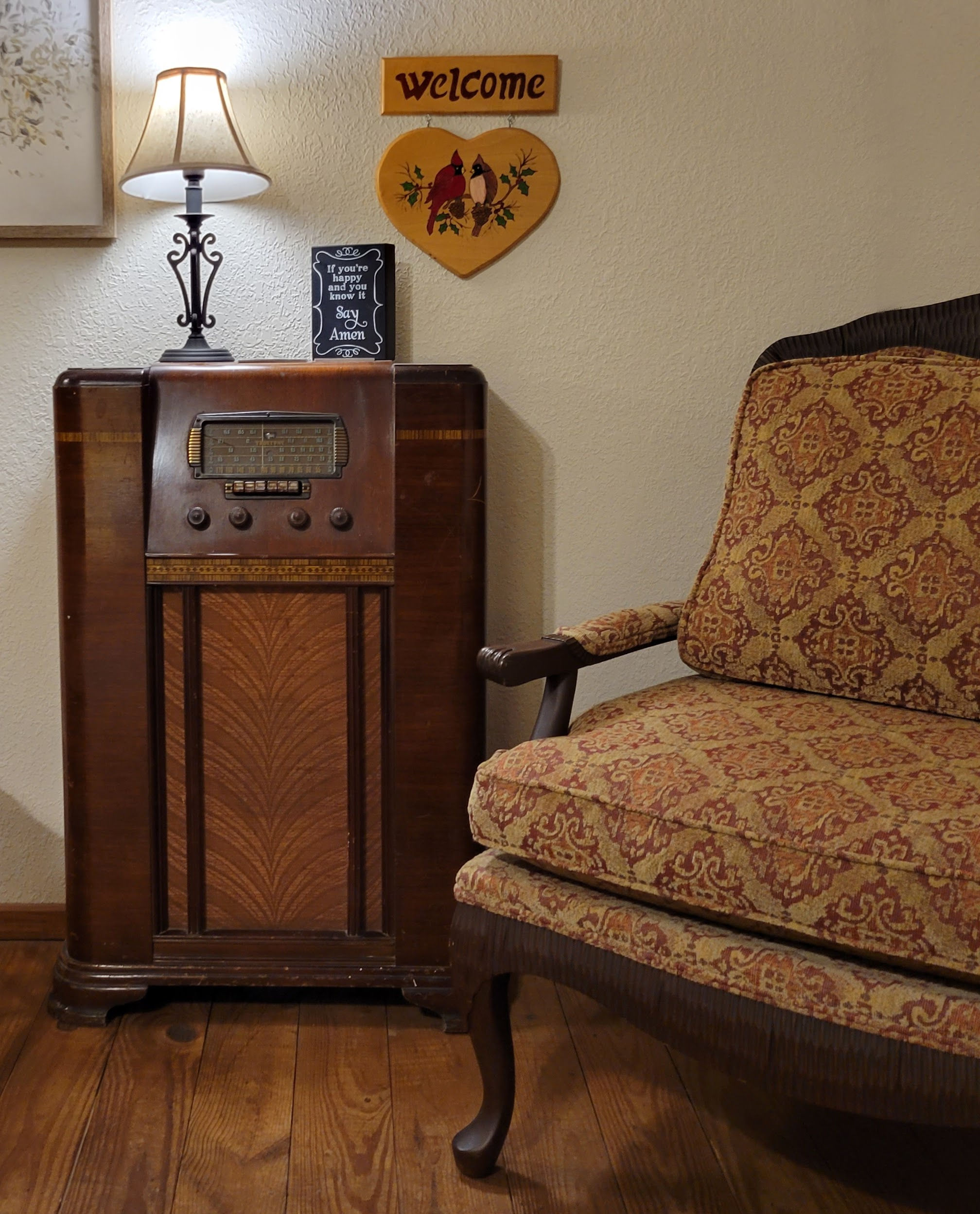 A comfortable guest room at Autumn Creek Branson