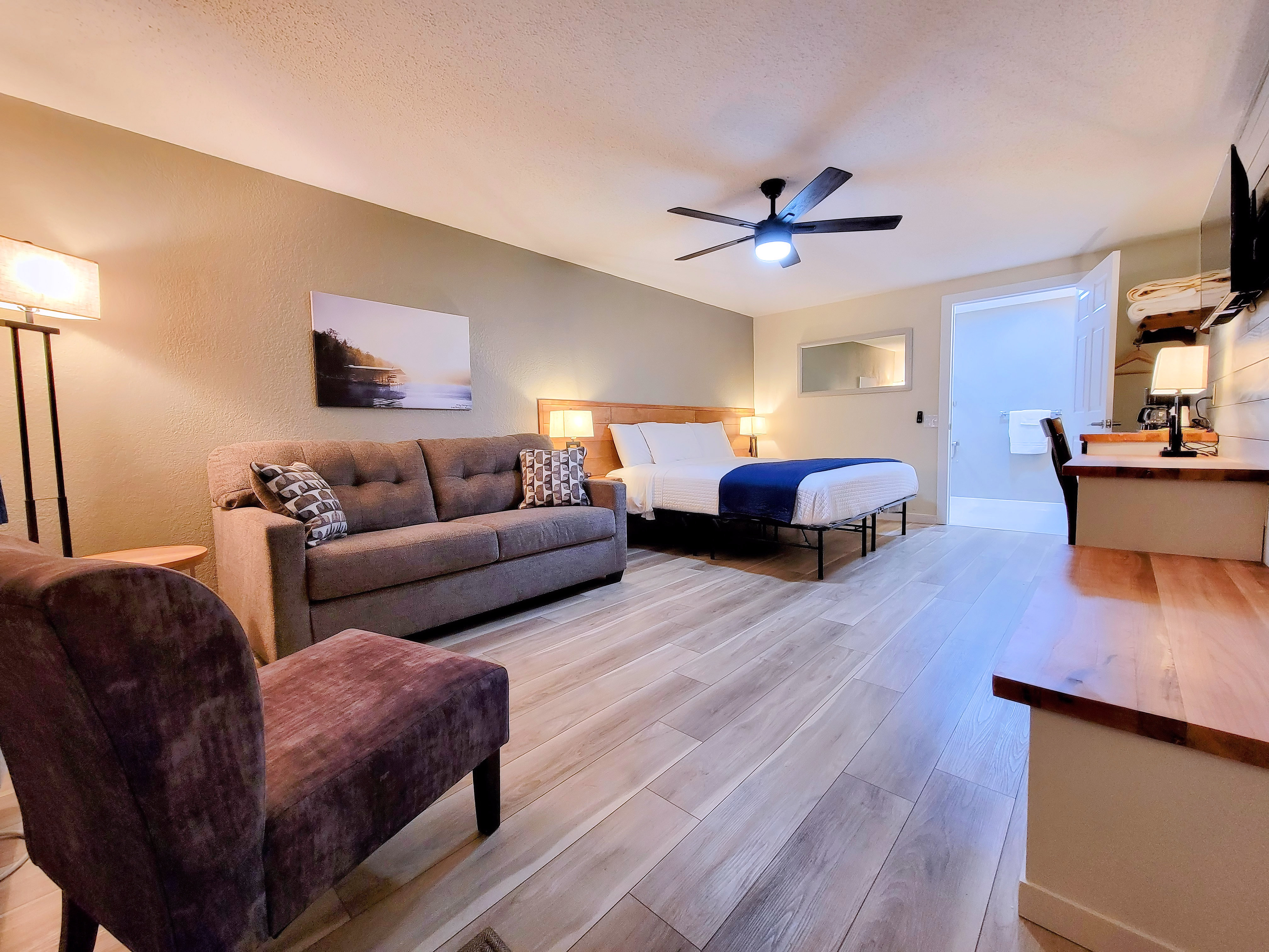 ADA Accessible King Room at Autumn Creek Branson